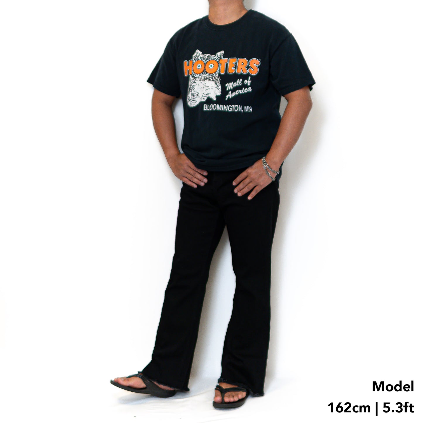 Hooters Tシャツ