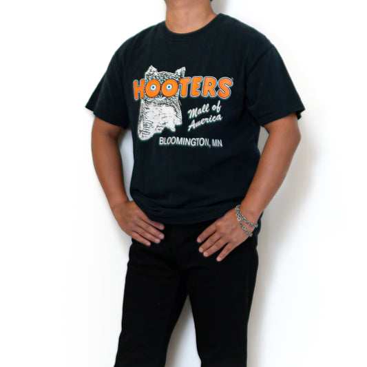 Hooters Tシャツ