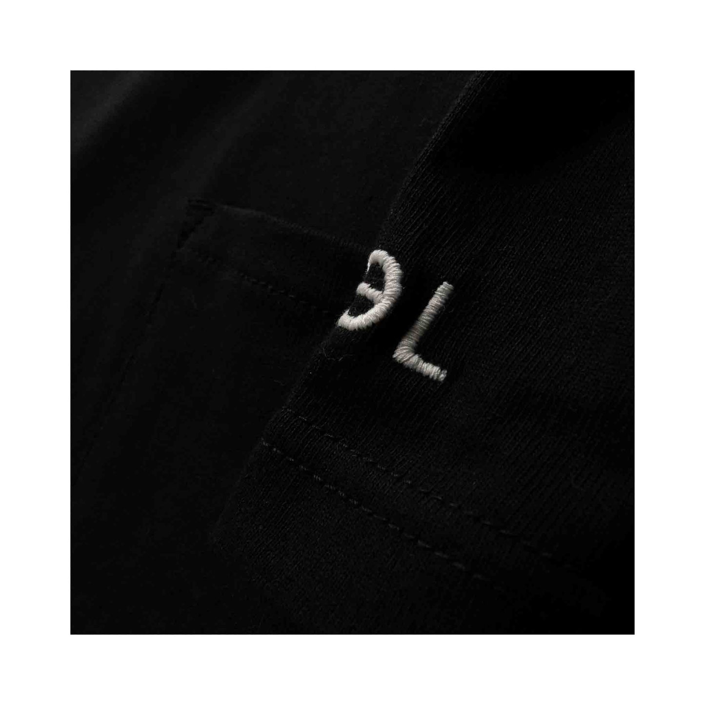 ロゴ:カタ ポケットTシャツ